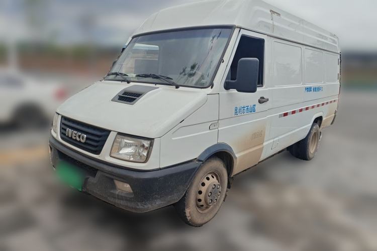 Used Iveco Daily 2020 2.8T V40 Cargo Van with Dual Tires Mid-Roof Design 3 Seats China V Emission Standard Guazi used car, China used car export, Used car for sale, Used  cars, Cheapest cars for sale