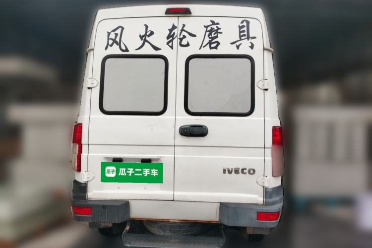 Used Iveco Daily 2020 2.5T A35 Passenger Van Single-Tire Mid-Roof Design 5-9 Seats China V Emission Standard Rear