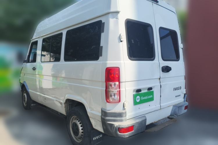 Used Iveco Daily 2020 2.5T A35 Passenger Van Single-Tire Mid-Roof Design 5-9 Seats with Sliding Side Door Meeting China V Emission Standards Rear Left 45 Deg