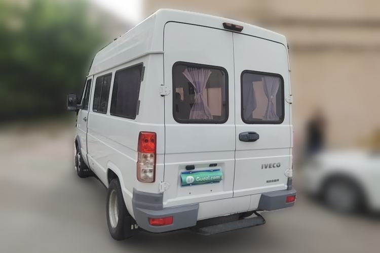 Used Iveco Daily 2020 2.5T A35 Passenger Van Dual Tires Mid-Roof Design 5-9 Seats China VI Standard Rear Left 45 Deg