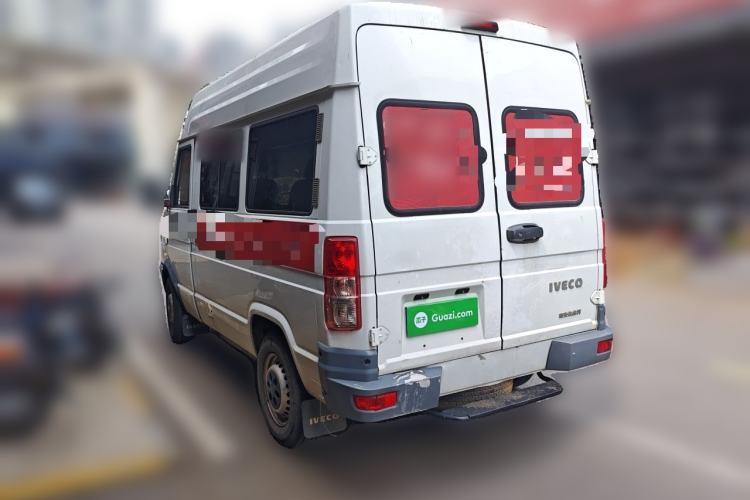 Used Iveco Daily 2020 2.5T A35 Passenger Van Single-Tire Mid-Roof Design 5-9 Seats with Sliding Side Door Meeting China V Emission Standards Rear Left 45 Deg