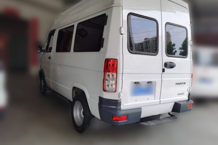 Used Iveco Daily 2020 2.5T A35 Passenger Van Single-Tire Mid-Roof Design 5-9 Seats China V Emission Standard Rear Left 45 Deg