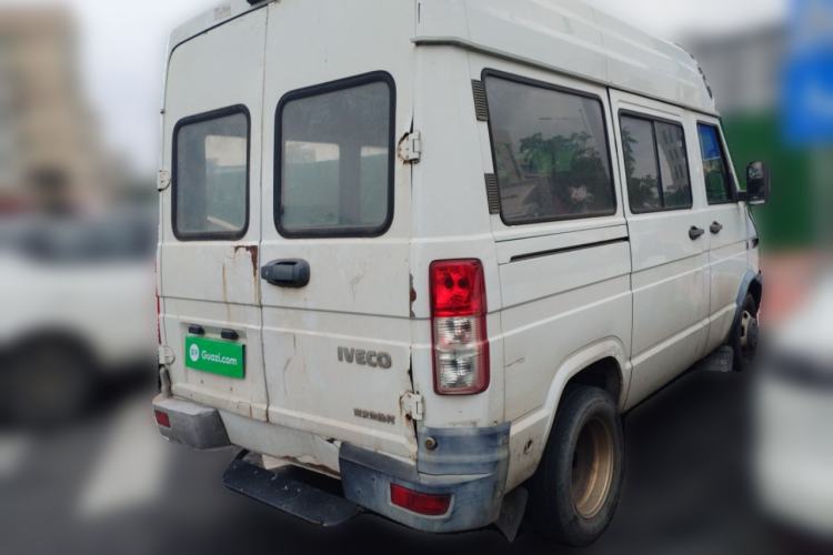Used Iveco Daily 2020 2.5T A35 Passenger Van with Dual Tires Mid-Roof Design 5-9 Seater China V Emission Standard Rear Right 45 Deg