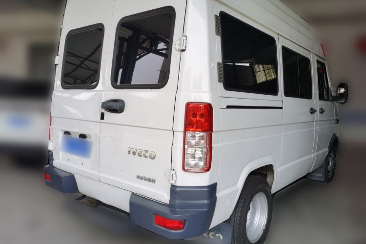 Used Iveco Daily 2020 2.5T A35 Passenger Van Single-Tire Mid-Roof Design 5-9 Seats China V Emission Standard Rear Right 45 Deg