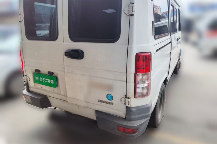 Used Iveco Daily 2020 2.5T A35 Passenger Van with Dual Tires Mid-Roof Design 5-9 Seater Side-Sliding Door Euro VI Standard Rear Right 45 Deg