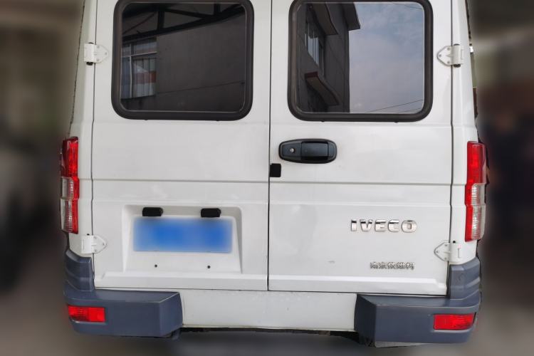 Used Iveco Daily 2020 2.5T A35 Passenger Van Single-Tire Mid-Roof Design 5-9 Seats China V Emission Standard Rear