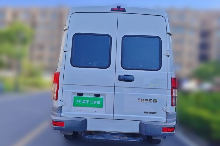Used Iveco Daily 2020 2.5T A35 Passenger Van Single-Tire Mid-Roof Design 5-9 Seats China V Emission Standard Rear