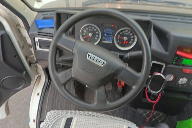 Used Iveco Daily 2020 2.5T A35 Passenger Van with Dual Tires Mid-Roof Design 5-9 Seater Side-Sliding Door Euro VI Standard Steering Wheel
