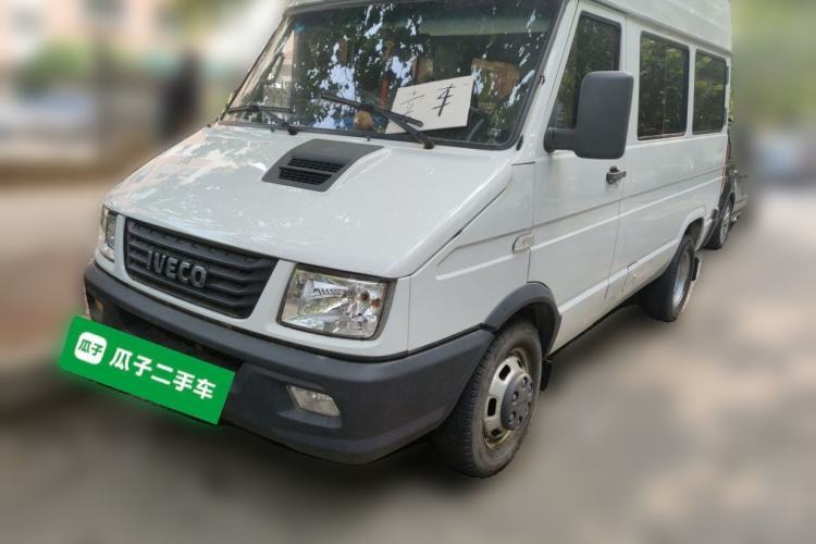Iveco Daily 2020 2.5T A35 Passenger Van with Dual Tires Mid-Roof Design 5-9 Seater China V Emission Standard مستعملة Guazi used car, China used car export, Used car for sale, Used  cars, Cheapest cars for sale