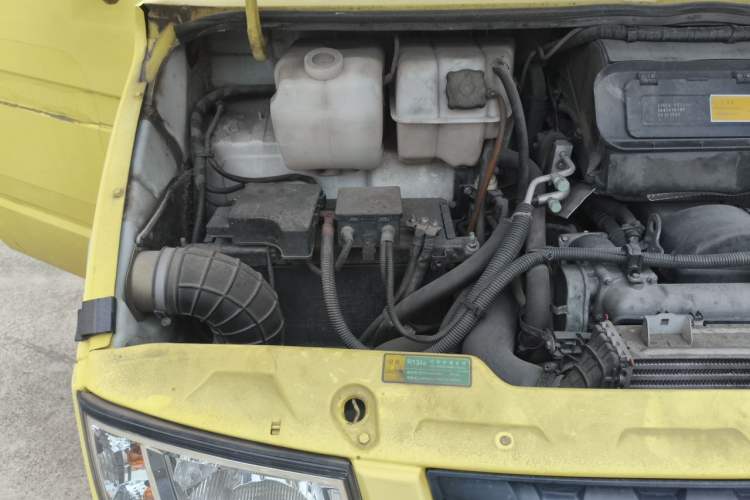 Used Iveco Daily 2020 2.5T A35 Passenger Van Single-Tire Mid-Roof Design 5-9 Seats China V Emission Standard Engine Bay Right