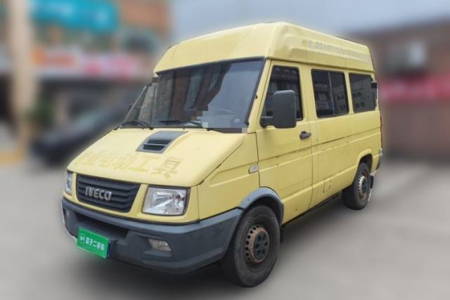 Used Iveco Daily 2020 2.5T A35 Passenger Van Single-Tire Mid-Roof Design 5-9 Seats China V Emission Standard