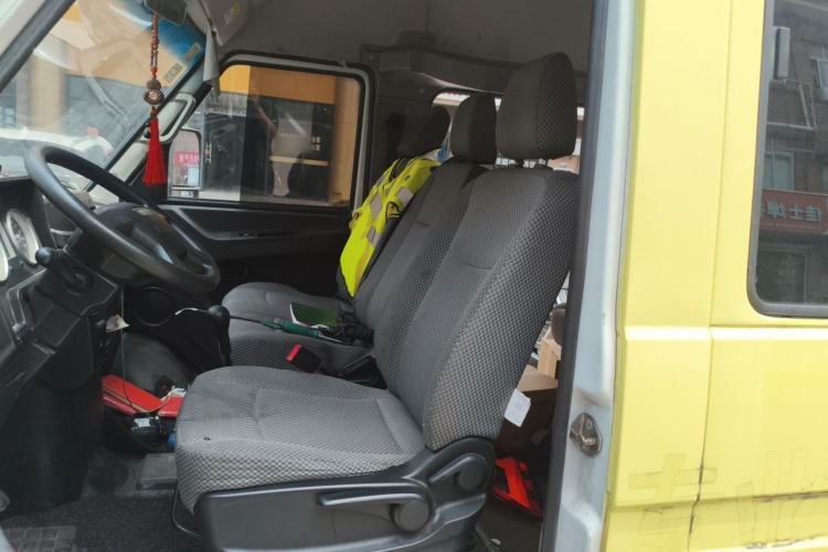 Used Iveco Daily 2020 2.5T A35 Passenger Van Single-Tire Mid-Roof Design 5-9 Seats China V Emission Standard Left Front Seat