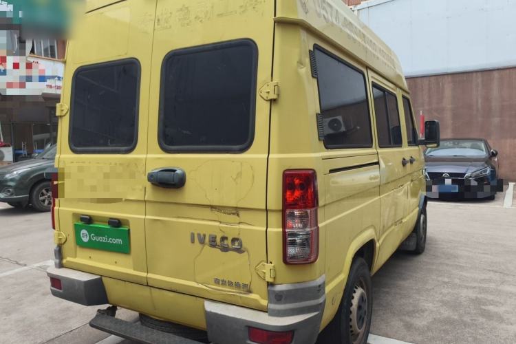 Used Iveco Daily 2020 2.5T A35 Passenger Van Single-Tire Mid-Roof Design 5-9 Seats China V Emission Standard Rear Right 45 Deg
