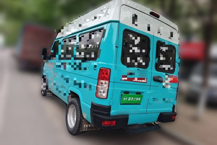 Used Iveco Daily 2021 2.5T A35 M1 Passenger Van 5-9 Seater Short Wheelbase Mid-Roof Design Dual Tires Side Sliding Door Rear Left 45 Deg