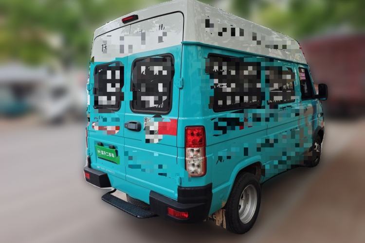 Used Iveco Daily 2021 2.5T A35 M1 Passenger Van 5-9 Seater Short Wheelbase Mid-Roof Design Dual Tires Side Sliding Door Rear Right 45 Deg