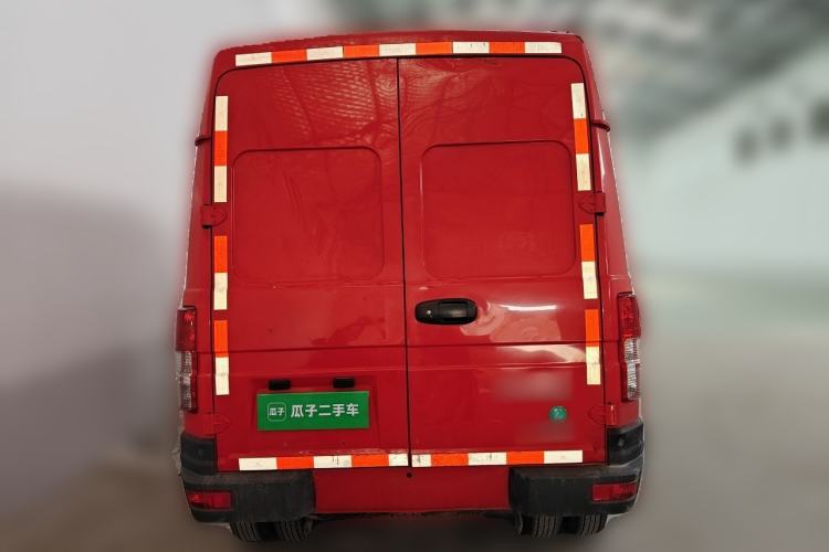 Used Iveco Daily 2021 2.5T V35 2-3 Seater Short Wheelbase Low-Roof Dual-Tire Manual Door Rear