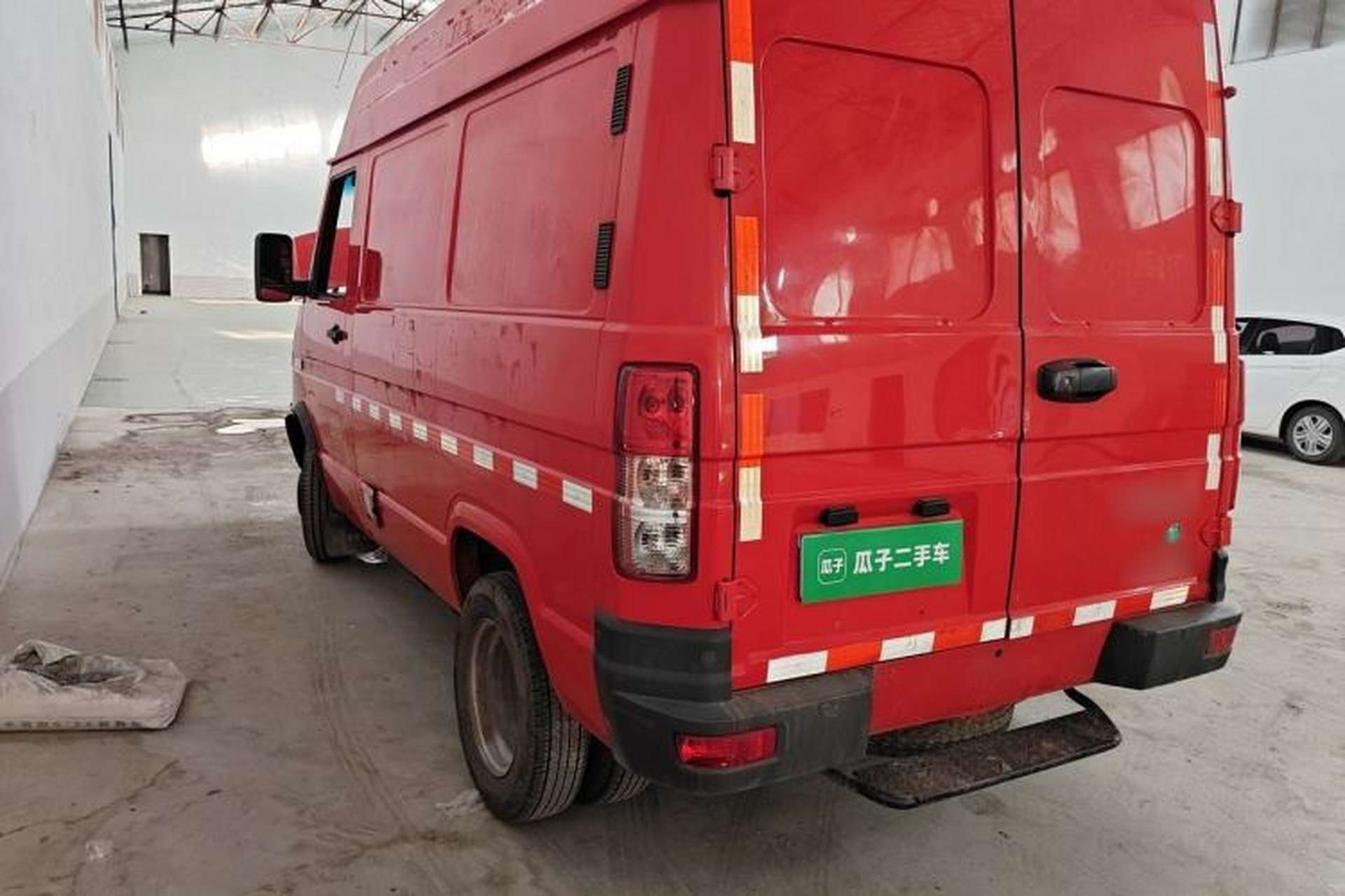 Used Iveco Daily 2021 2.5T V35 2-3 Seater Short Wheelbase Low-Roof Dual-Tire Manual Door Rear Left 45 Deg