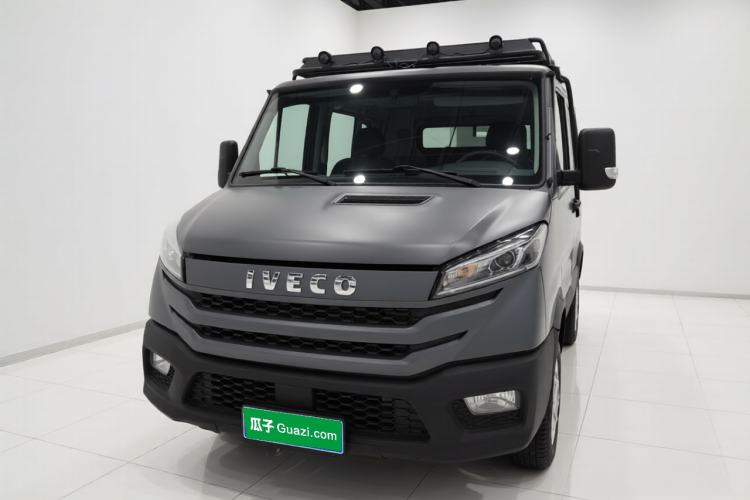 Iveco Daily 2021 2.5T A35 M1 Passenger Van 5-9 Seats Short Wheelbase Low Roof Single Tire Manual Doors