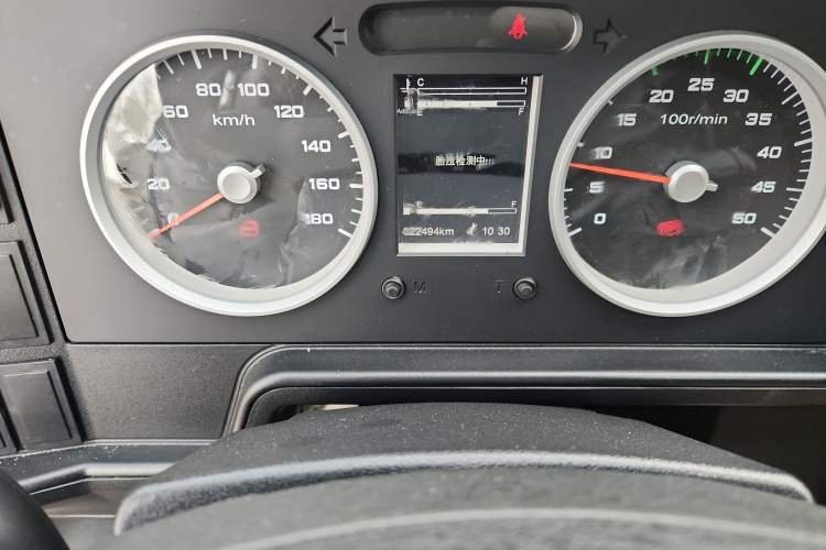 Used Iveco Daily 2021 2.5T A35 M1 Passenger Van 5-9 Seats Short Wheelbase Low Roof Single Tire Manual Doors Odometer Close Up