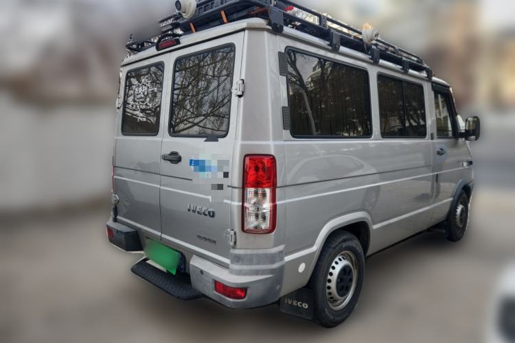 Used Iveco Daily 2021 2.5T A35 M1 Passenger Van 5-9 Seats Short Wheelbase Low Roof Single Tire Manual Doors Rear Right 45 Deg