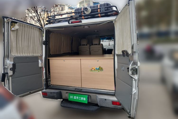 Used Iveco Daily 2021 2.5T A35 M1 Passenger Van 5-9 Seats Short Wheelbase Low Roof Single Tire Manual Doors Trunk