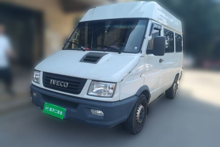Used Iveco Daily 2021 2.5T A35 M1 Passenger Van 5-9 Seater Short Wheelbase Mid-Roof Design Single Tire Side-Sliding Door Guazi used car, China used car export, Used car for sale, Used cars, Cheapest cars for sale