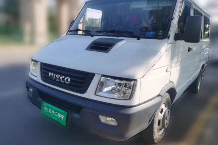 Used Iveco Daily 2021 2.5T A35 M1 Passenger Van 5-9 Seater Short Wheelbase Low Roof Dual Tires Manual Doors Guazi used car, China used car export, Used car for sale, Used  cars, Cheapest cars for sale