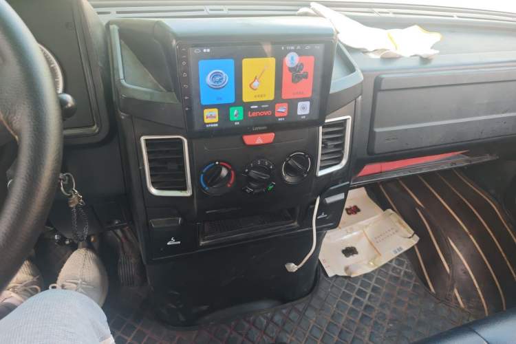 Used Iveco Daily 2021 2.5T A35 M1 Passenger Van 5-9 Seater Short Wheelbase Mid-Roof Design Dual Tires Side Sliding Door Audio And AC Panel