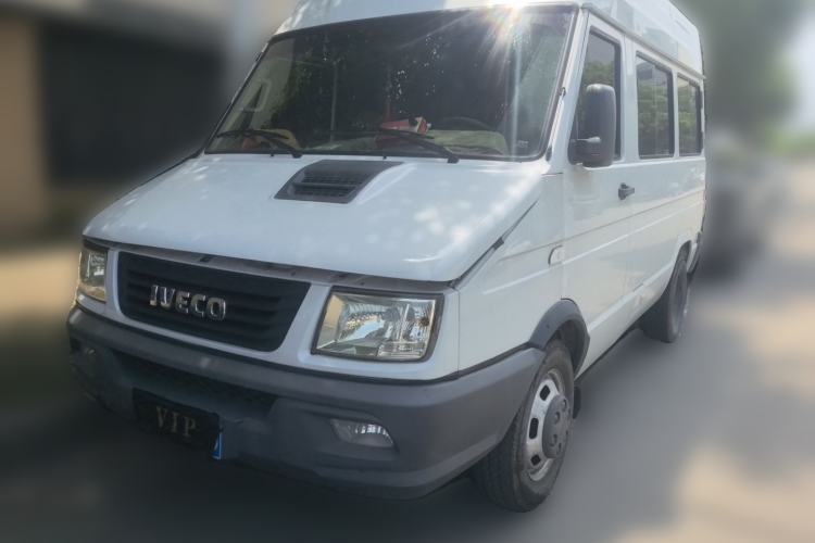 Used Iveco Daily 2021 2.5T A35 M1 Passenger Van 5-9 Seater Short Wheelbase Mid-Roof Design Dual Tires Side Sliding Door Guazi used car, China used car export, Used car for sale, Used cars, Cheapest cars for sale
