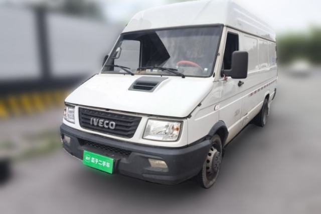 Used Iveco Daily 2021 2.5T V40 2-3 Seater Long Wheelbase Mid-Roof Design with Dual Side Sliding Doors