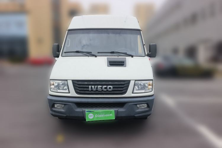 Used Iveco Daily 2021 2.5T V40 2-3 Seater Long Wheelbase Mid-Roof Design with Dual Side Sliding Doors Exterior 1