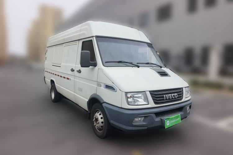 Used Iveco Daily 2021 2.5T V40 2-3 Seater Long Wheelbase Mid-Roof Design with Dual Side Sliding Doors Exterior 2