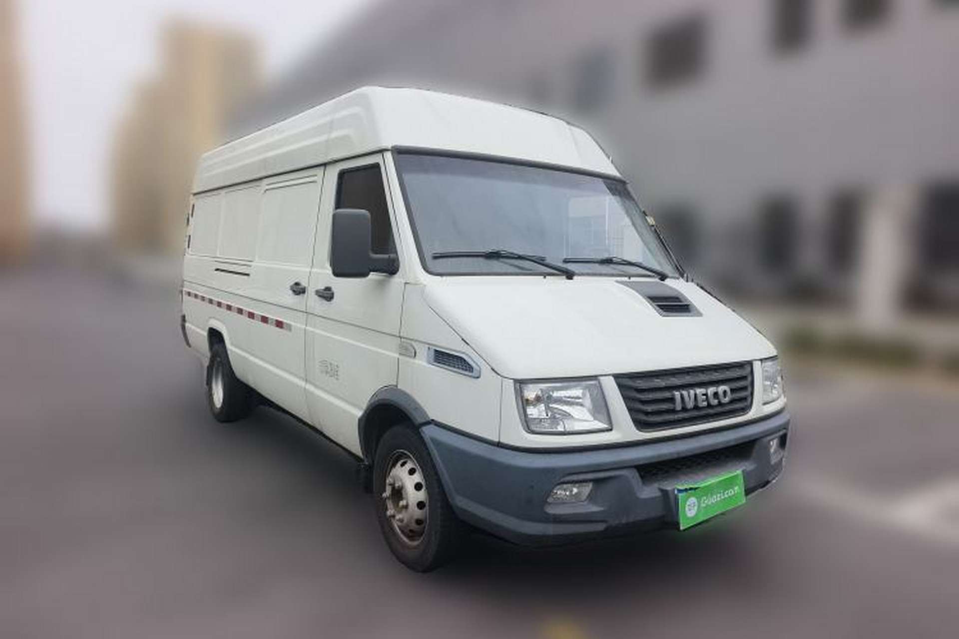 Used Iveco Daily 2021 2.5T V40 2-3 Seater Long Wheelbase Mid-Roof Design with Dual Side Sliding Doors Exterior 2