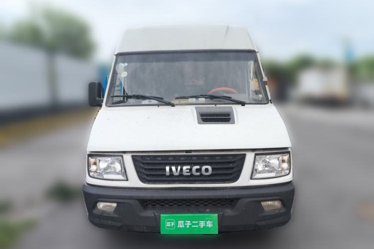 Used Iveco Daily 2021 2.5T V40 2-3 Seater Long Wheelbase Mid-Roof Design with Dual Side Sliding Doors Front