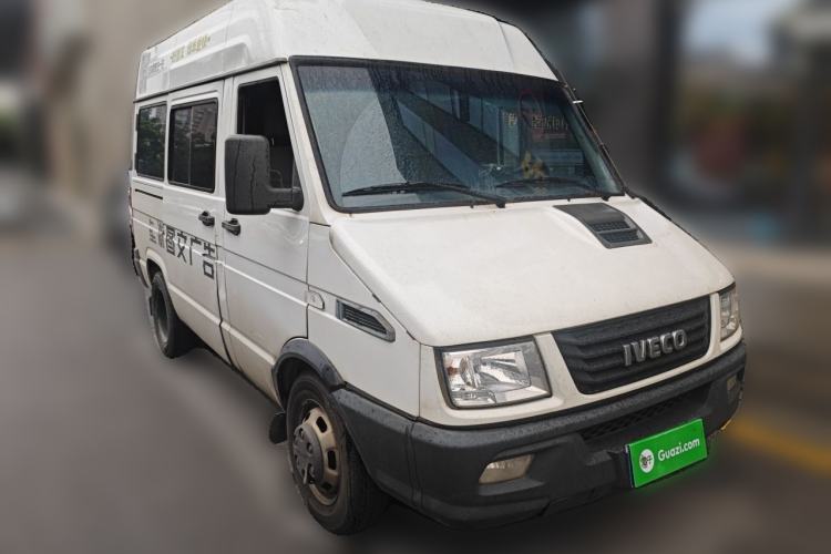 Used Iveco Daily 2021 2.5T A35 M1 Passenger Van 5-9 Seater Short Wheelbase Mid-Roof Design Dual Tires Manual Doors Front Right 45 Deg