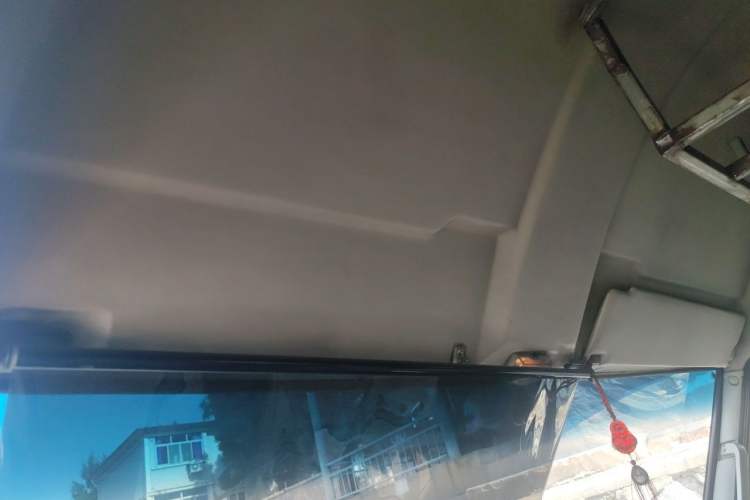 Used Iveco Daily 2021 2.5T V40 2-3 Seater Long Wheelbase Mid-Roof Dual Tires Manual Doors Headliner