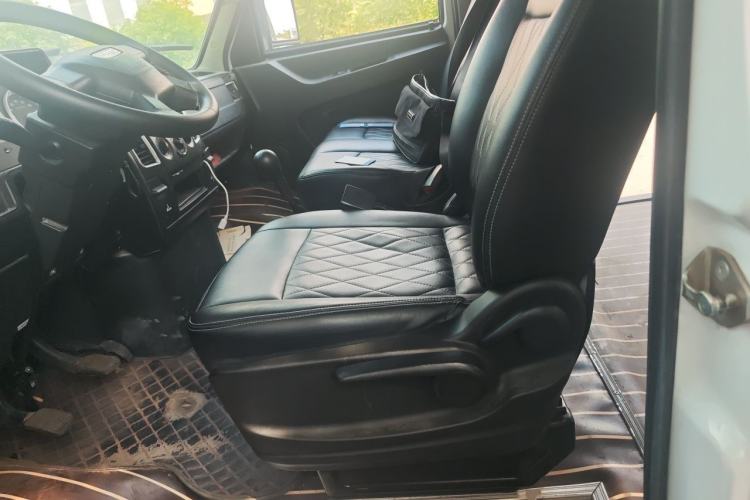 Used Iveco Daily 2021 2.5T A35 M1 Passenger Van 5-9 Seater Short Wheelbase Mid-Roof Design Dual Tires Side Sliding Door Left Front Seat