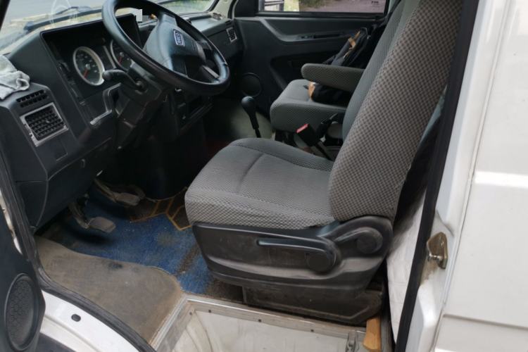 Used Iveco Daily 2021 2.5T A35 M1 Passenger Van 5-9 Seater Short Wheelbase Low Roof Dual Tires Manual Doors Left Front Seat