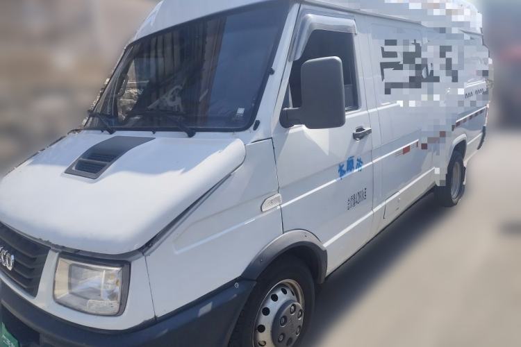 Used Iveco Daily 2021 2.5T V40 2-3 Seater Long Wheelbase Mid-Roof Dual Tires Manual Doors Guazi used car, China used car export, Used car for sale, Used  cars, Cheapest cars for sale