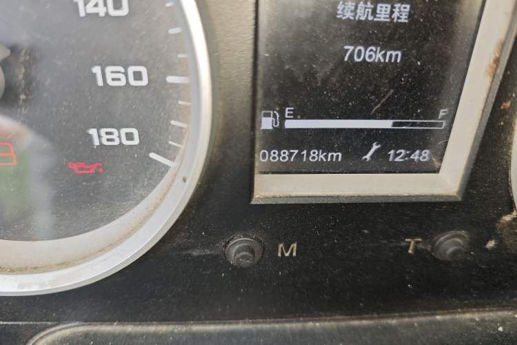 Used Iveco Daily 2021 2.8T V35 VAN厢式 van 3-seater short wheelbase mid-roof design single-tire side-hinged door Odometer Close Up