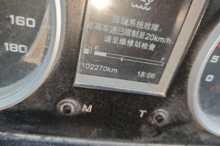 Used Iveco Daily 2021 2.8T V35 VAN厢式 van 3-seater short wheelbase mid-roof design with dual tires and manual doors Odometer Close Up