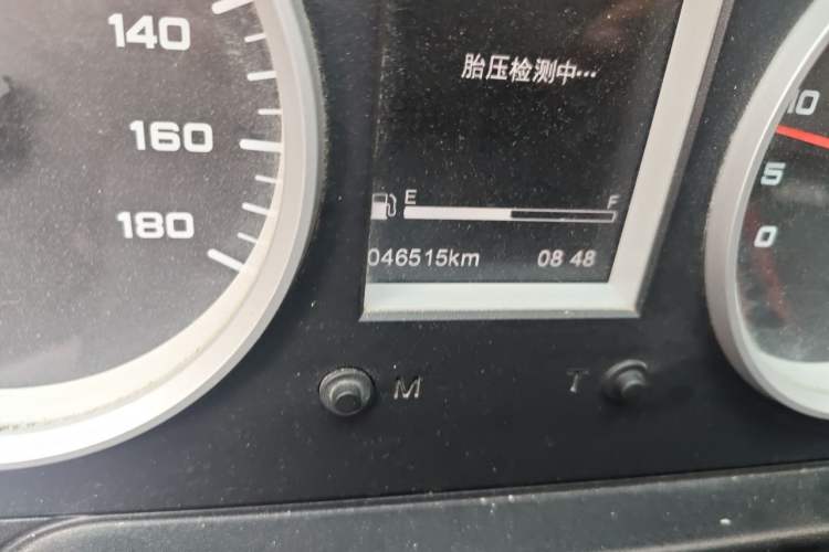 Used Iveco Daily 2021 2.5T A35 M1 Passenger Van 5-9 Seater Short Wheelbase Mid-Roof Design Dual Tires Side Sliding Door Odometer Close Up