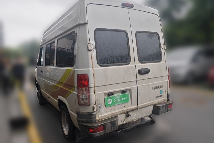 Used Iveco Daily 2021 2.5T A35 M1 Passenger Van 5-9 Seater Short Wheelbase Mid-Roof Design Dual Tires Manual Doors Rear Left 45 Deg