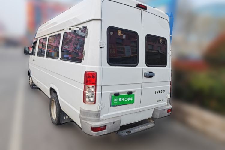 Used Iveco Daily 2021 2.5T A40 M1 Passenger Van 5-9 Seats Long Wheelbase Mid-Roof Design Dual Tires Manual Doors Rear Left 45 Deg