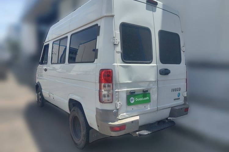 Used Iveco Daily 2021 2.5T A35 M1 Passenger Van 5-9 Seater Short Wheelbase Mid-Roof Design Dual Tires Side Sliding Door Rear Left 45 Deg