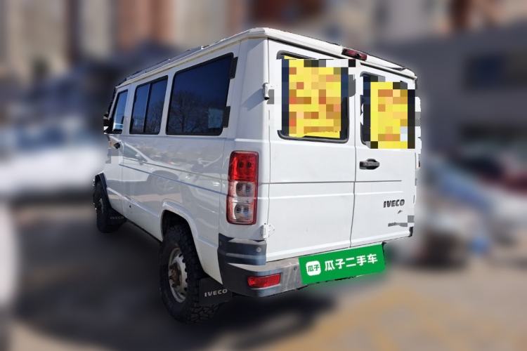 Used Iveco Daily 2021 2.5T A35 M1 Passenger Van 5-9 Seats Short Wheelbase Low Roof Single Tire Manual Doors Rear Left 45 Deg