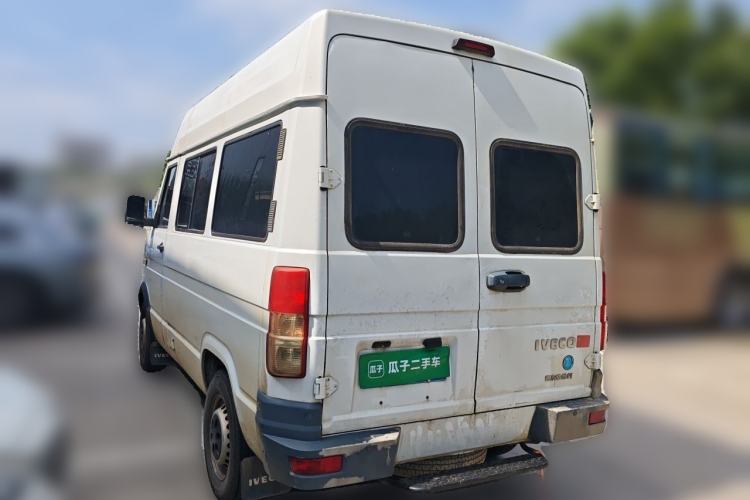 Used Iveco Daily 2021 2.5T A35 M1 Passenger Van 5-9 Seats Short Wheelbase Low Roof Single Tire Manual Doors Rear Left 45 Deg