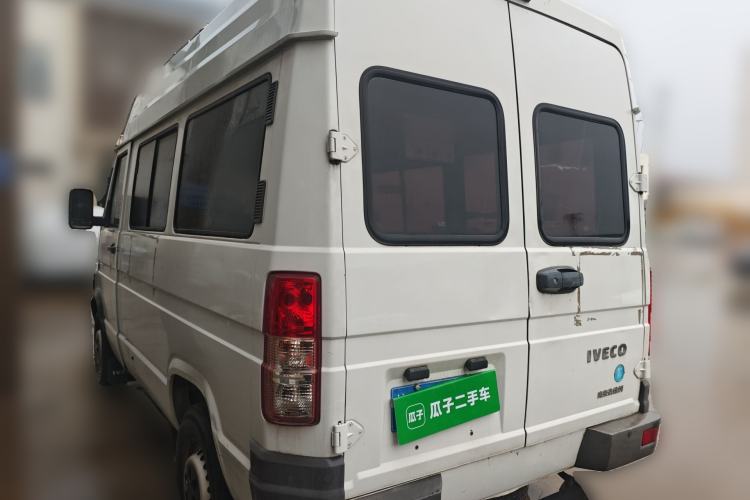 Used Iveco Daily 2021 2.5T A35 M1 Passenger Van 5-9 Seater Short Wheelbase Mid-Roof Design Single Tire Side-Sliding Door Rear Left 45 Deg