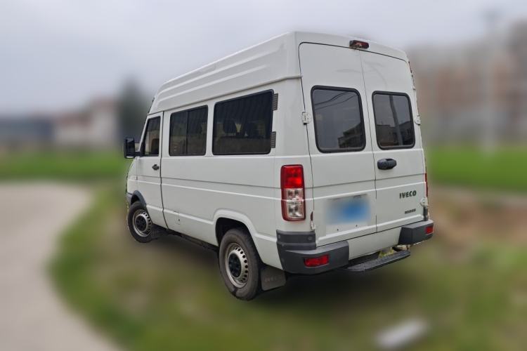 Used Iveco Daily 2021 2.5T A35 M1 Passenger Van 5-9 Seater Short Wheelbase Mid-Roof Design Single Tire Side-Sliding Door Rear Left 45 Deg