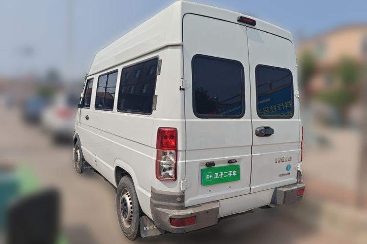 Used Iveco Daily 2021 2.5T A35 M1 Passenger Van 5-9 Seater Short Wheelbase Mid-Roof Design Single Tire Manual Doors Rear Left 45 Deg